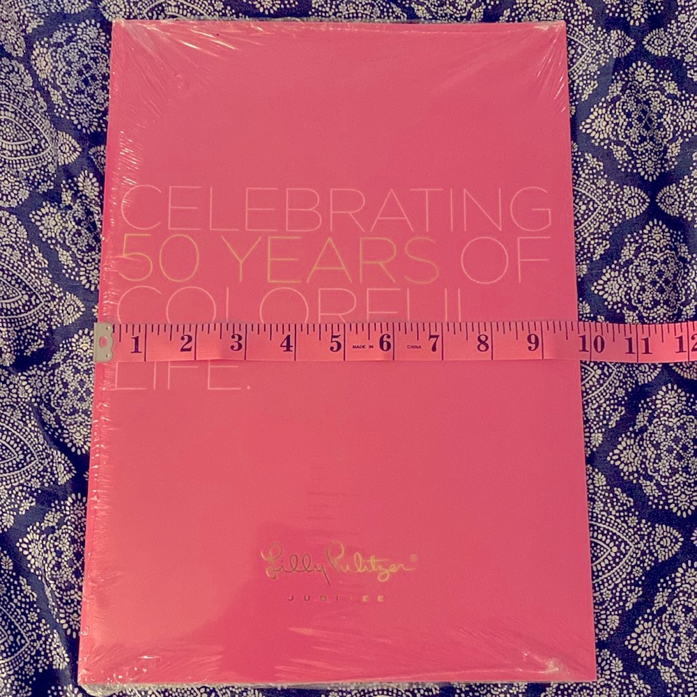 Lilly Pulitzer Booklet Celebrating 50 Years of Colorful Life New in wrapping - Picture 11 of 11